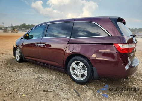 2013 Honda Odyssey Touring z USA, uszkodzony, nr VIN 5FNRL5H91DB063498